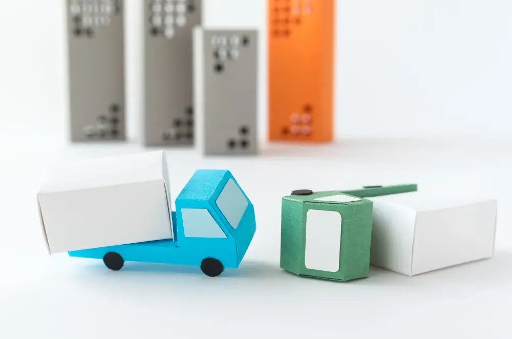 トラックドライバーの事故率と「難しい」の真実｜事故を減らす最新テクノロジーと2024年問題後の教育支援