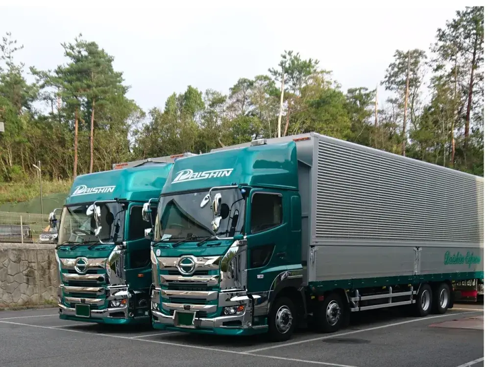 【年間休日115日以上】大手メーカーの定期便大型10ｔドライバー